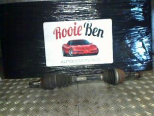 Used Front drive shaft, left Opel Zafira (M75) 1.6 16V Price € 60,00 Margin scheme offered by Rooie Ben autodemontage
