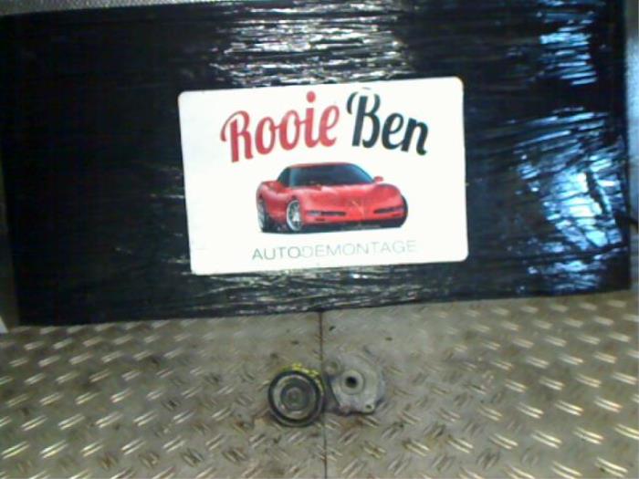 Usados Tensor correa múltiple Opel Zafira (M75) 1.6 16V Precio € 40,00 Norma de margen ofrecido por Rooie Ben autodemontage