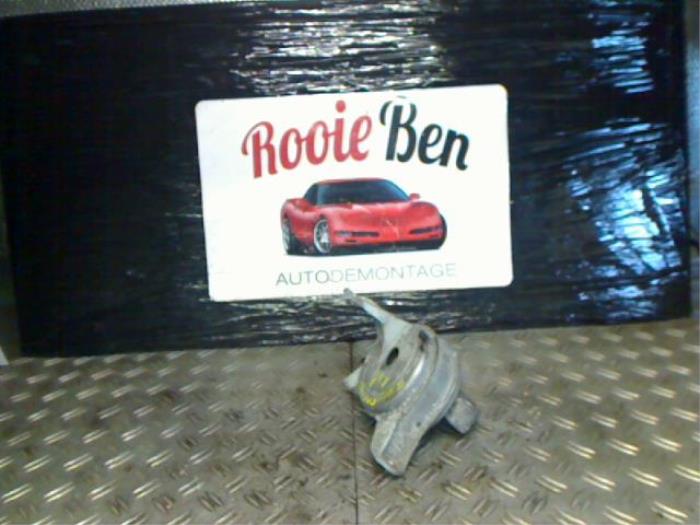 Used Engine mount Opel Zafira (M75) 1.6 16V Price € 15,00 Margin scheme offered by Rooie Ben autodemontage