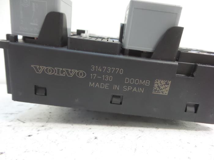 Fuse box Volvo XC60 II 2.0 T5 16V AWD 31473770 VOLVO