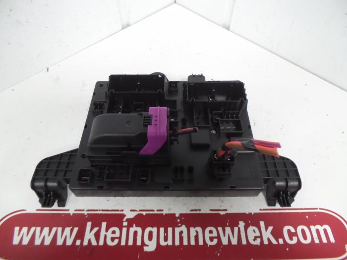 Fuse box Opel Zafira C 13449199 Gebr.Klein Gunnewiek Ho.BV
