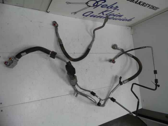 Air conditioning line Audi Q5 3.2 FSI V6 24V Quattro 8R0260701J