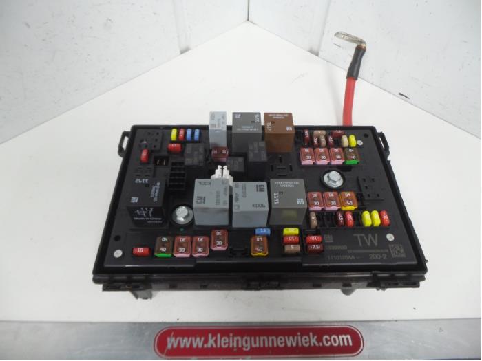 Fuse box Opel Astra J 1.4 Turbo 16V - 13368639 GM