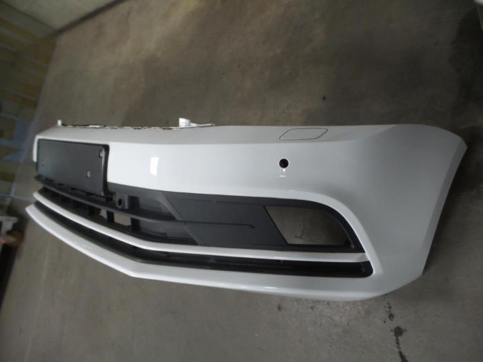 Front bumper Volkswagen Jetta LC9A - 5C6807217Q