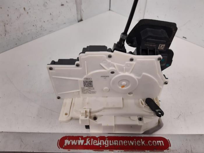 Rear door lock mechanism 4door, left Audi ETron 4K0839015P