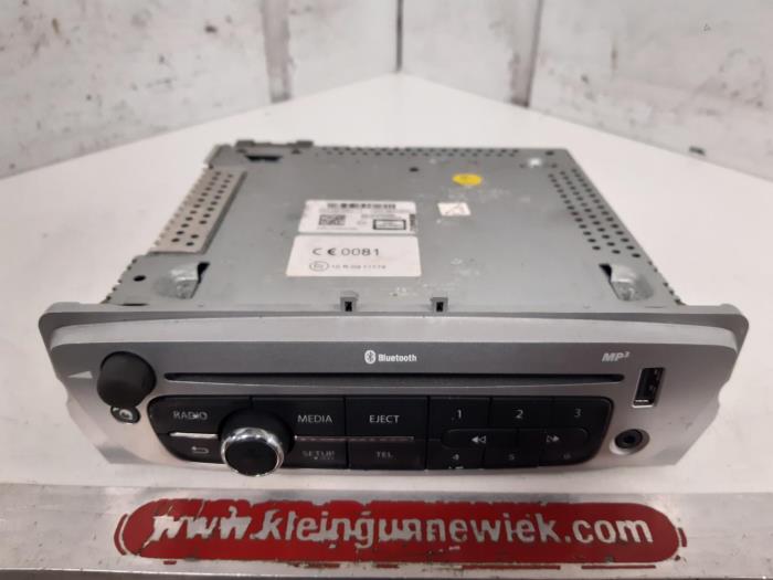 Radio Cd Player Renault Megane Iii Berline 1.5 Dci 110 - 281153266r