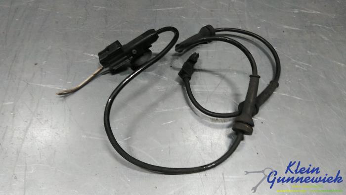 Begagnade ABS-sensor Renault Grand Scenic Pris € 15,00 Marginaltabell erbjuds av Klein Gunnewiek Autodemontage & Motorentechniek