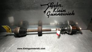 Used Front drive shaft, right Renault Kangoo Price € 60,00 Margin scheme offered by Gebr.Klein Gunnewiek Ho.BV