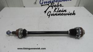 Usagé Arbre de transmission arrière gauche Volkswagen Passat Prix € 90,00 Règlement à la marge proposé par Gebr.Klein Gunnewiek Ho.BV