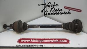 Usagé Arbre de transmission arrière gauche Audi A8 Prix € 65,00 Règlement à la marge proposé par Gebr.Klein Gunnewiek Ho.BV
