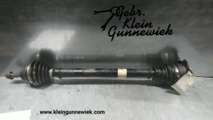 Used Front drive shaft, right Volkswagen Passat Price € 65,00 Margin scheme offered by Gebr.Klein Gunnewiek Ho.BV