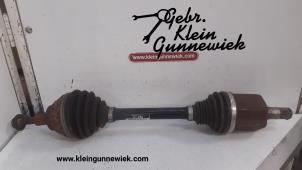 Used Front drive shaft, left Volkswagen Tiguan Price € 100,00 Margin scheme offered by Gebr.Klein Gunnewiek Ho.BV