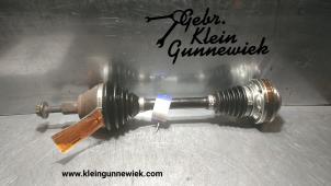 Used Front drive shaft, left Volkswagen Passat Price € 115,00 Margin scheme offered by Gebr.Klein Gunnewiek Ho.BV