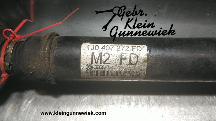 Front drive shaft, right from a Volkswagen Kever 2000