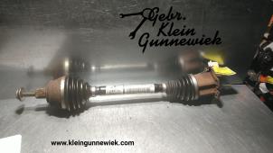 Used Front drive shaft, right Volkswagen Phaeton Price € 125,00 Margin scheme offered by Gebr.Klein Gunnewiek Ho.BV