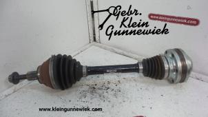 Usagé Cardan gauche (transmission) Volkswagen Tiguan Prix € 175,00 Règlement à la marge proposé par Gebr.Klein Gunnewiek Ho.BV