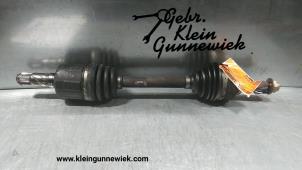 Used Front drive shaft, left Kia Sorento Price € 250,00 Margin scheme offered by Gebr.Klein Gunnewiek Ho.BV