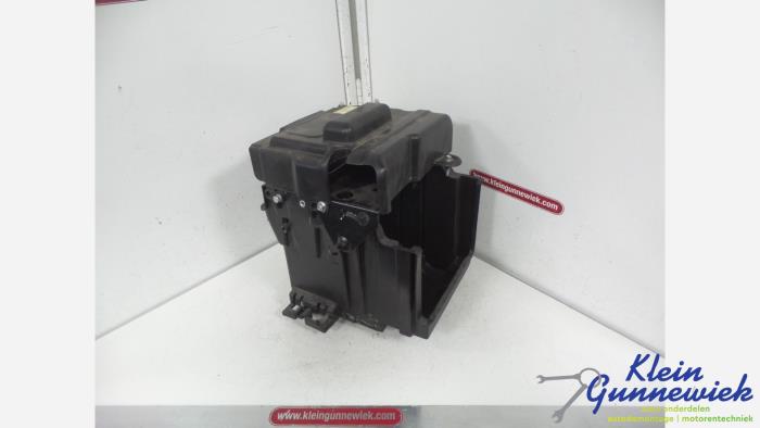 Begagnade Batterilåda Ford Ecosport Pris € 20,00 Marginaltabell erbjuds av Klein Gunnewiek Autodemontage & Motorentechniek