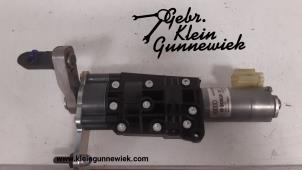 Usados Motor del portón trasero Audi Q7 Precio € 135,00 Norma de margen ofrecido por Gebr.Klein Gunnewiek Ho.BV