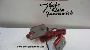 Używane Zawias tylnej klapy Volkswagen Golf Cena € 30,00 Procedura marży oferowane przez Gebr.Klein Gunnewiek Ho.BV