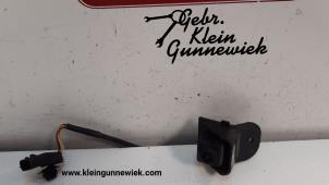 Used Reversing camera Renault Clio Price € 75,00 Margin scheme offered by Gebr.Klein Gunnewiek Ho.BV