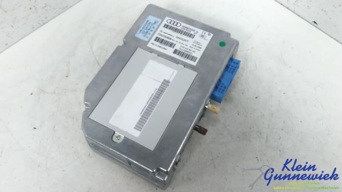 Begagnade Telefonmodul Audi A8 Pris € 145,00 Marginaltabell erbjuds av Klein Gunnewiek Autodemontage & Motorentechniek