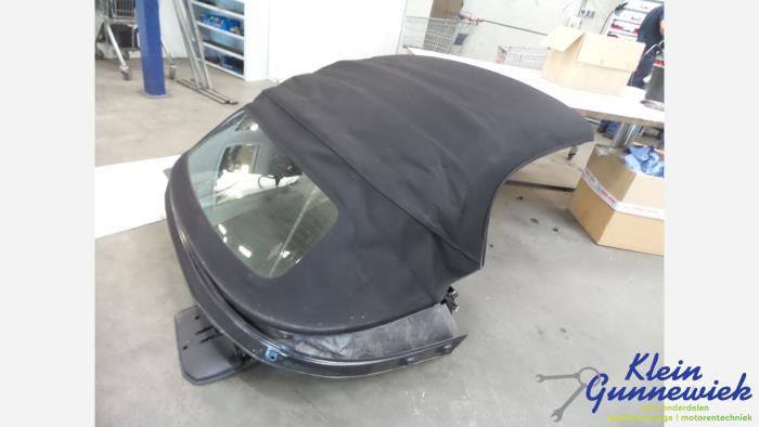 Używane Miekki dach cabrio Audi TT Cena € 1.377,00 Procedura marży oferowane przez Klein Gunnewiek Autodemontage & Motorentechniek