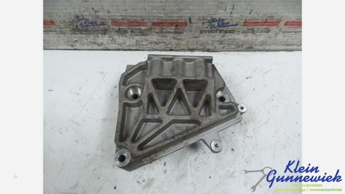 Usagé Support moteur Opel Antara Prix € 22,00 Règlement à la marge proposé par Klein Gunnewiek Autodemontage & Motorentechniek