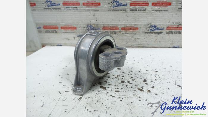 Used Engine mount Opel Zafira Price € 27,00 Margin scheme offered by Klein Gunnewiek Autodemontage & Motorentechniek