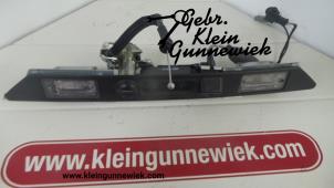 Używane Uchwyt tylnej klapy Audi A8 Cena € 125,00 Procedura marży oferowane przez Gebr.Klein Gunnewiek Ho.BV