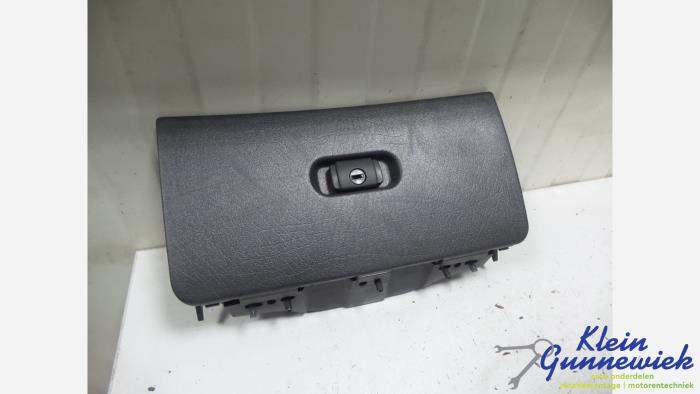 Begagnade Handskfack Volkswagen Polo Pris € 25,00 Marginaltabell erbjuds av Klein Gunnewiek Autodemontage & Motorentechniek