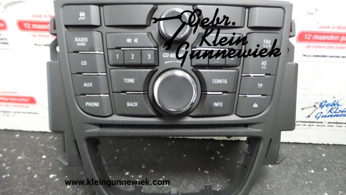 Radio control panel from a Opel Astra 2015
