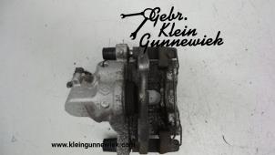 Usagé Etrier de frein (pince) arrière gauche Renault Laguna Prix € 75,00 Règlement à la marge proposé par Gebr.Klein Gunnewiek Ho.BV