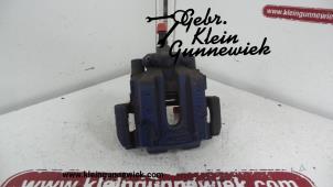 Gebrauchte Bremszange rechts hinten BMW 3-Serie Preis € 55,00 Margenregelung angeboten von Gebr.Klein Gunnewiek Ho.BV