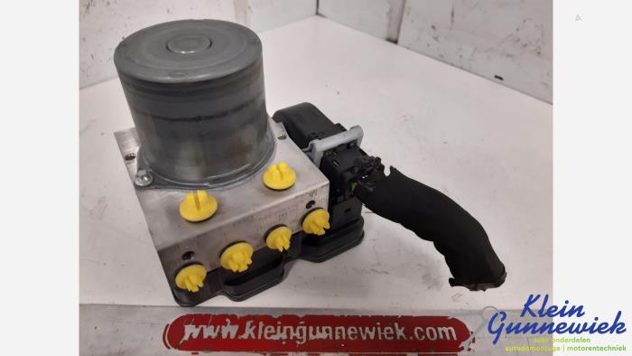 Usagé Bloc ABS Volvo XC40 Prix € 184,00 Règlement à la marge proposé par Klein Gunnewiek Autodemontage & Motorentechniek