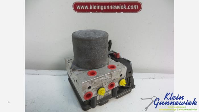 Begagnade ABS-pump Audi A4 Pris € 59,00 Marginaltabell erbjuds av Klein Gunnewiek Autodemontage & Motorentechniek