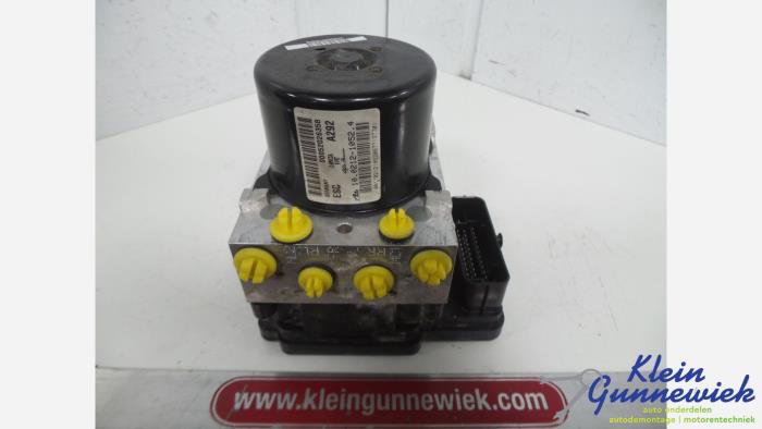 Begagnade ABS-pump Opel Combo Pris € 95,00 Marginaltabell erbjuds av Klein Gunnewiek Autodemontage & Motorentechniek