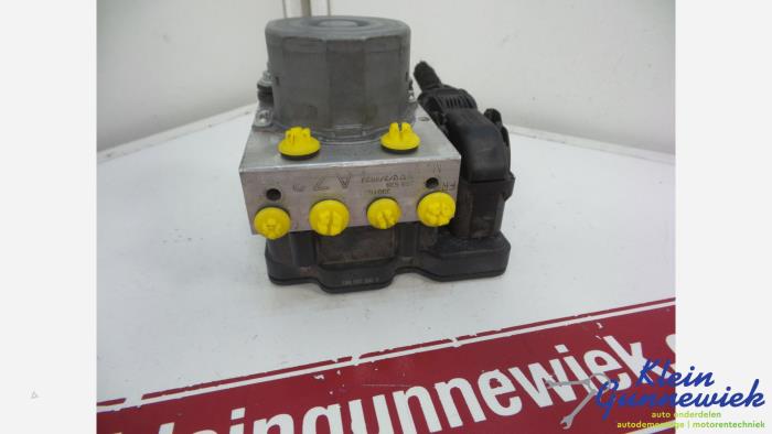 Begagnade ABS-pump Opel Corsa Pris € 28,00 Marginaltabell erbjuds av Klein Gunnewiek Autodemontage & Motorentechniek