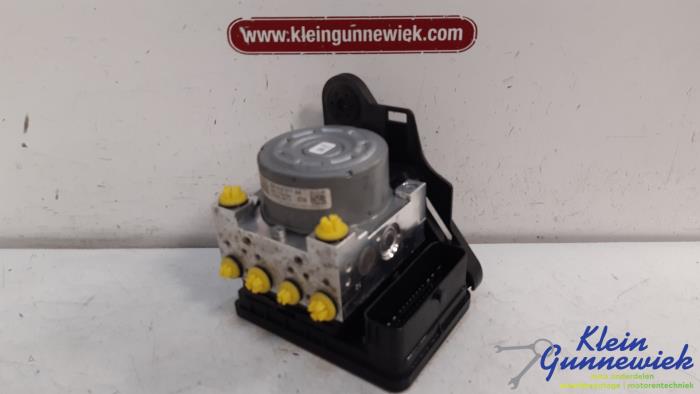 Used ABS pump Volkswagen E-Golf Price € 97,00 Margin scheme offered by Klein Gunnewiek Autodemontage & Motorentechniek