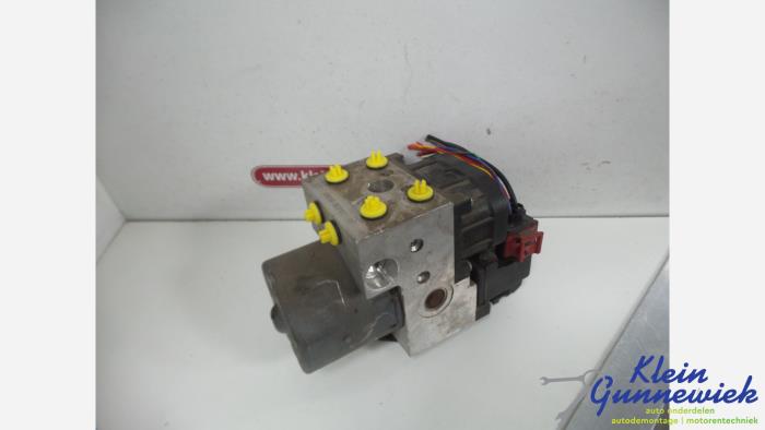 Begagnade ABS-pump Kia Sorento Pris € 15,00 Marginaltabell erbjuds av Klein Gunnewiek Autodemontage & Motorentechniek