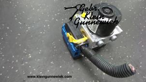 Usagé Pompe ABS Renault Twingo Prix € 100,00 Règlement à la marge proposé par Gebr.Klein Gunnewiek Ho.BV