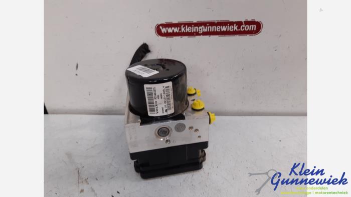 Gebrauchte ABS Pumpe Volvo V40 Preis € 46,00 Margenregelung angeboten von Klein Gunnewiek Autodemontage & Motorentechniek