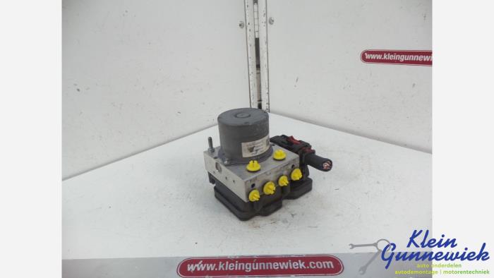 Begagnade ABS-pump Opel Karl Pris € 31,00 Marginaltabell erbjuds av Klein Gunnewiek Autodemontage & Motorentechniek