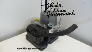 Used ABS pump Opel Corsa Price € 175,00 Margin scheme offered by Gebr.Klein Gunnewiek Ho.BV