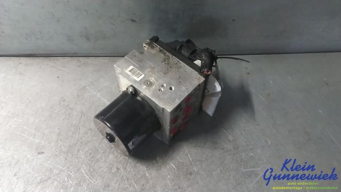 Begagnade ABS-pump Volkswagen Passat Pris € 17,00 Marginaltabell erbjuds av Klein Gunnewiek Autodemontage & Motorentechniek