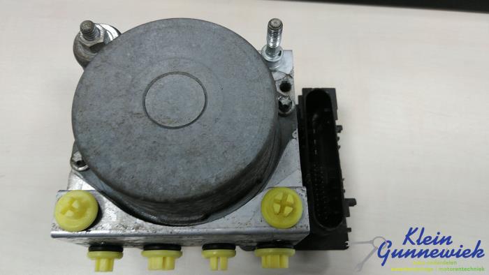 Begagnade ABS-pump Renault Clio Pris € 94,00 Marginaltabell erbjuds av Klein Gunnewiek Autodemontage & Motorentechniek