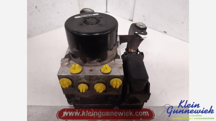 Usagé Bloc ABS Volvo V70 Prix € 130,00 Règlement à la marge proposé par Klein Gunnewiek Autodemontage & Motorentechniek