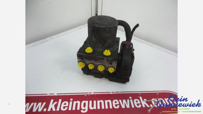 Begagnade ABS-pump Audi A4 Pris € 90,00 Marginaltabell erbjuds av Klein Gunnewiek Autodemontage & Motorentechniek