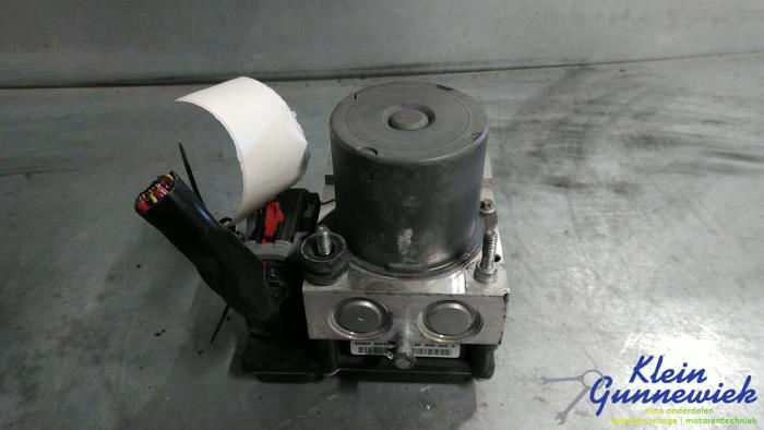 Usagé Pompe ABS Audi A4 Prix € 15,00 Règlement à la marge proposé par Klein Gunnewiek Autodemontage & Motorentechniek