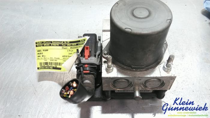 Begagnade ABS-pump Audi A4 Pris € 15,00 Marginaltabell erbjuds av Klein Gunnewiek Autodemontage & Motorentechniek